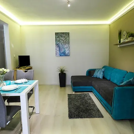 Asboth Taylor Apartment *