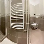 Asboth Taylor *