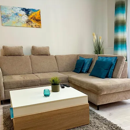 Asboth Taylor Apartment *