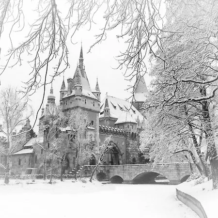 Asboth Taylor アパート *