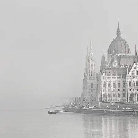 Asboth Taylor Budapešť