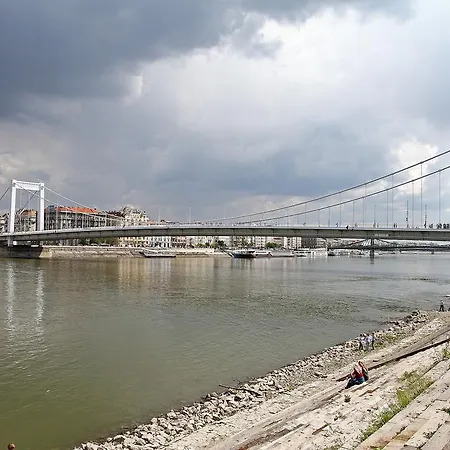 Asboth Taylor Budapešť