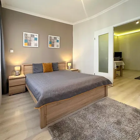 Apartament Asboth Taylor *